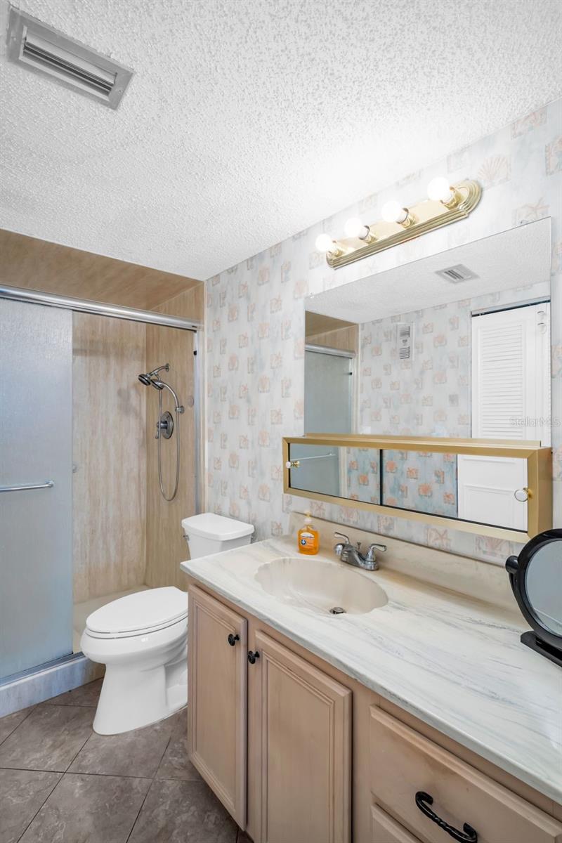 Image 19 of 28 For 5980 Shore Boulevard S 403