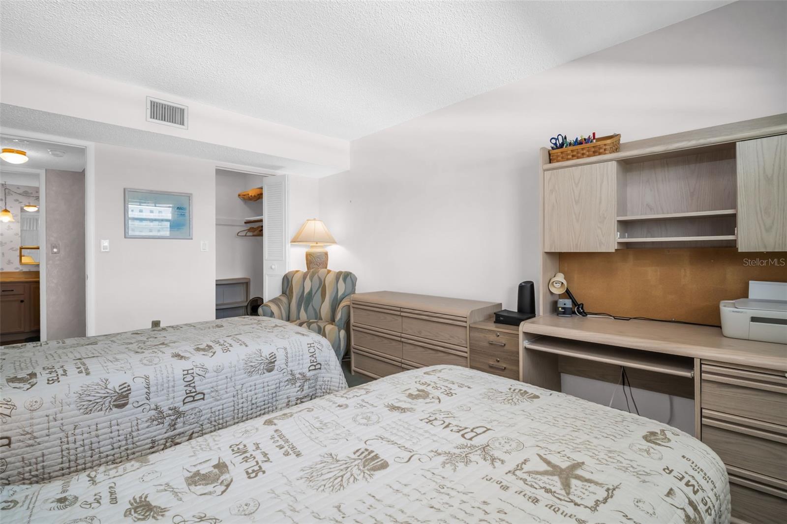Image 23 of 28 For 5980 Shore Boulevard S 403