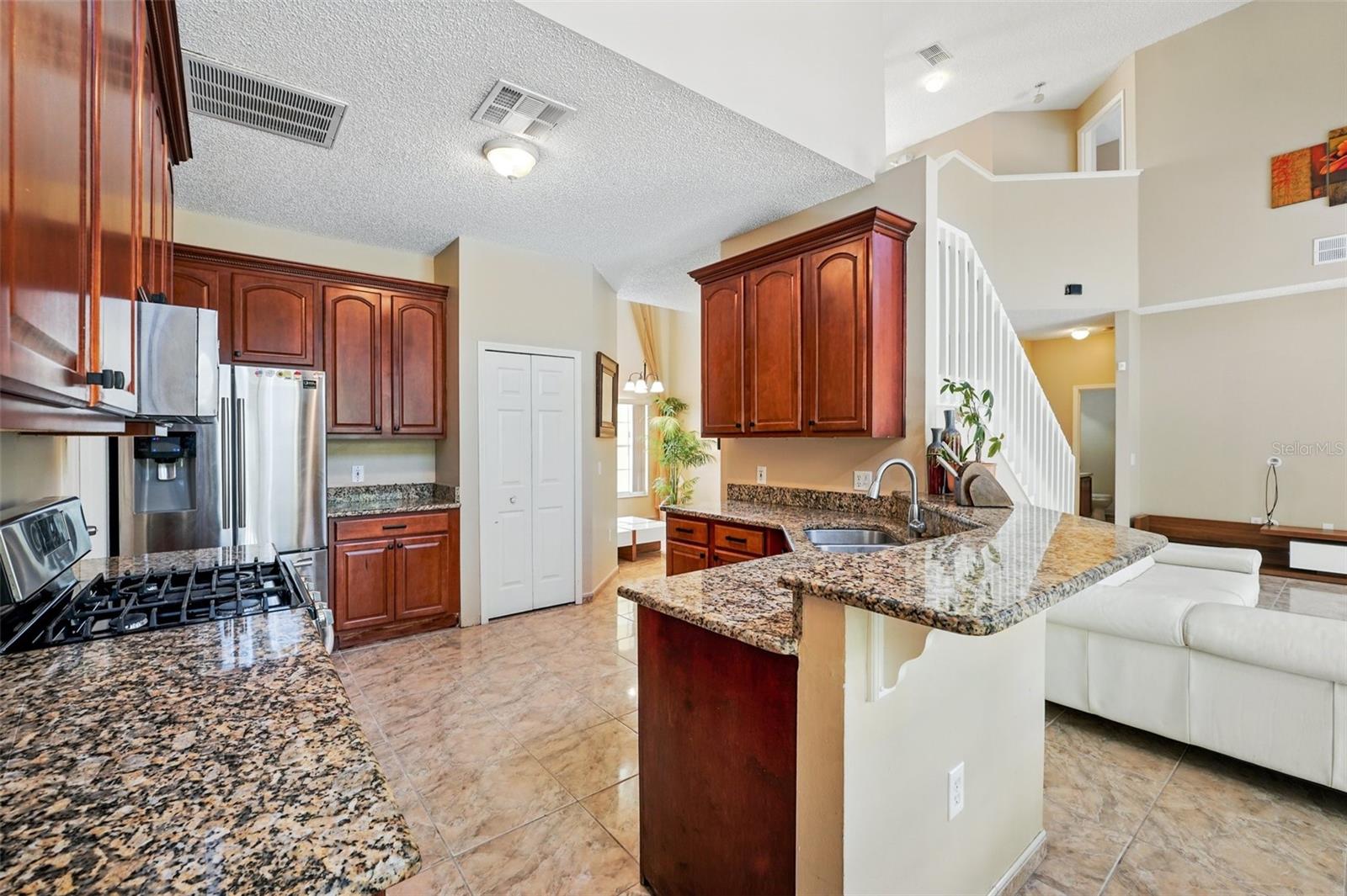 Image 13 of 45 For 2523 Jasmine Trace Drive