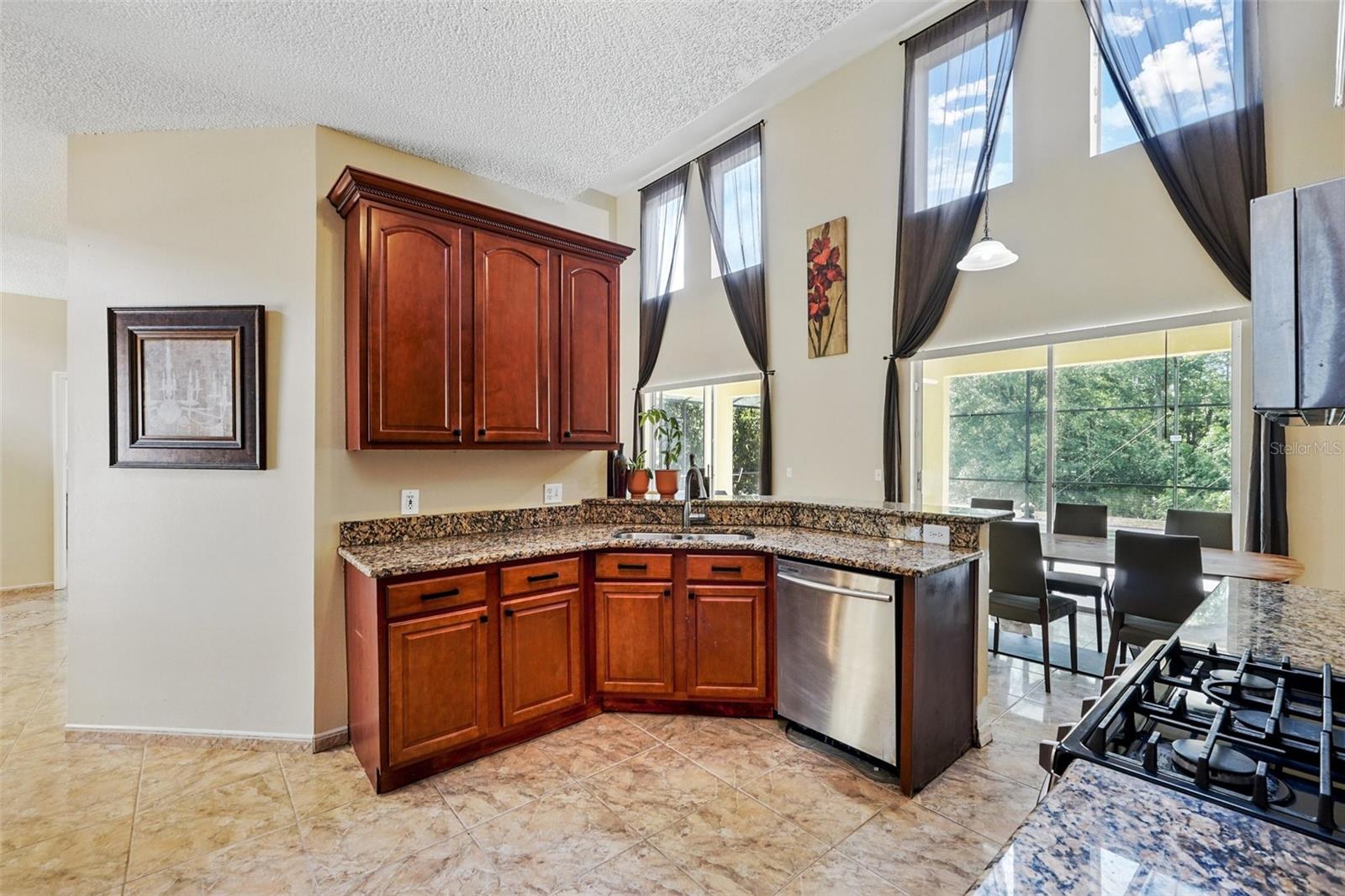 Image 16 of 45 For 2523 Jasmine Trace Drive