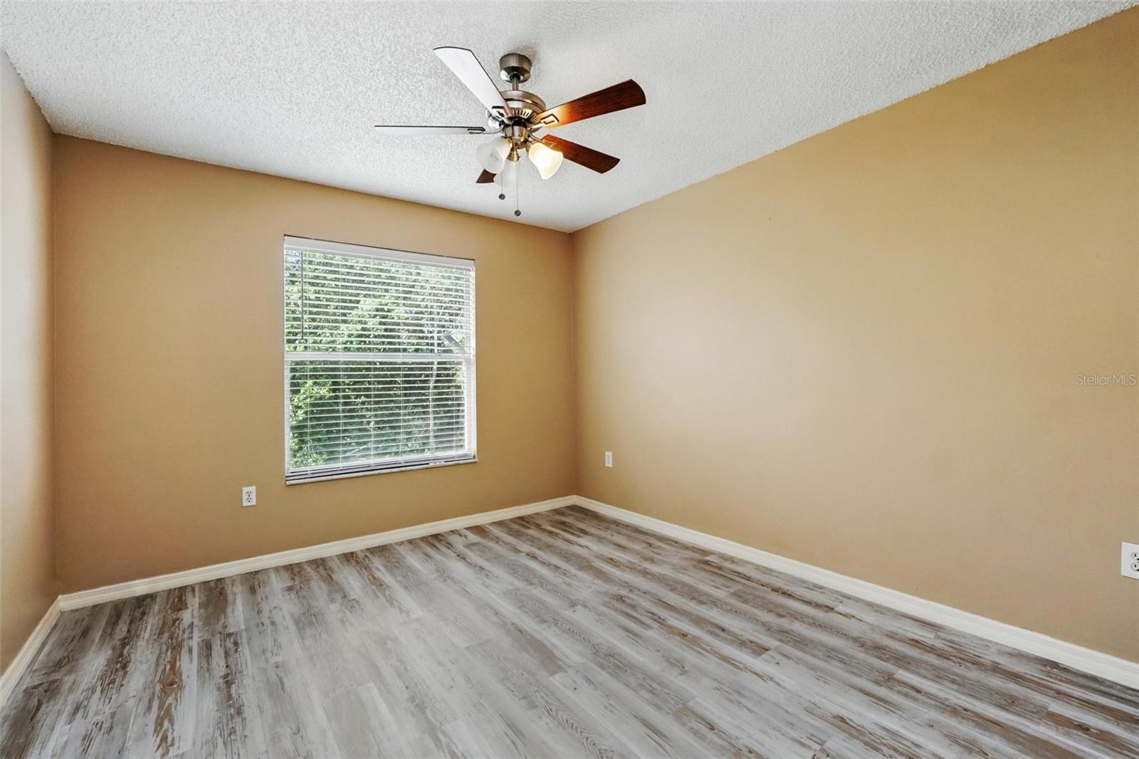 Image 32 of 45 For 2523 Jasmine Trace Drive