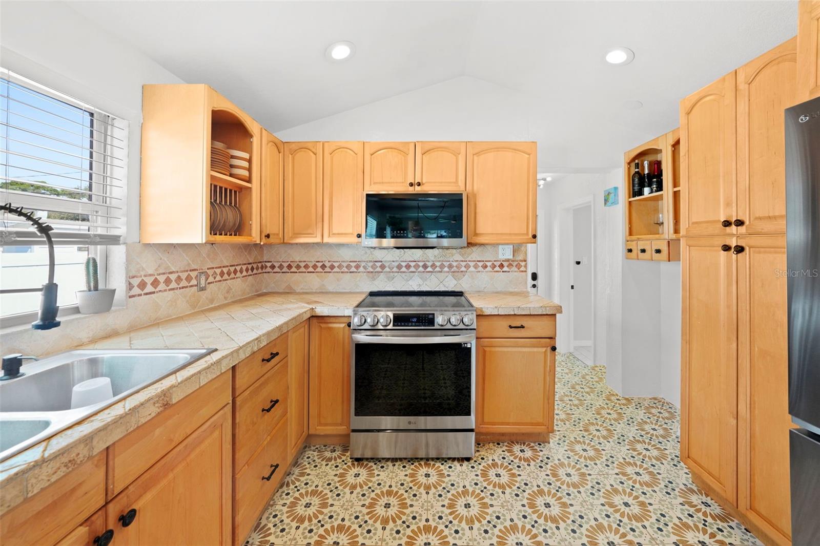 Image 16 of 53 For 6535 3rd Avenue S