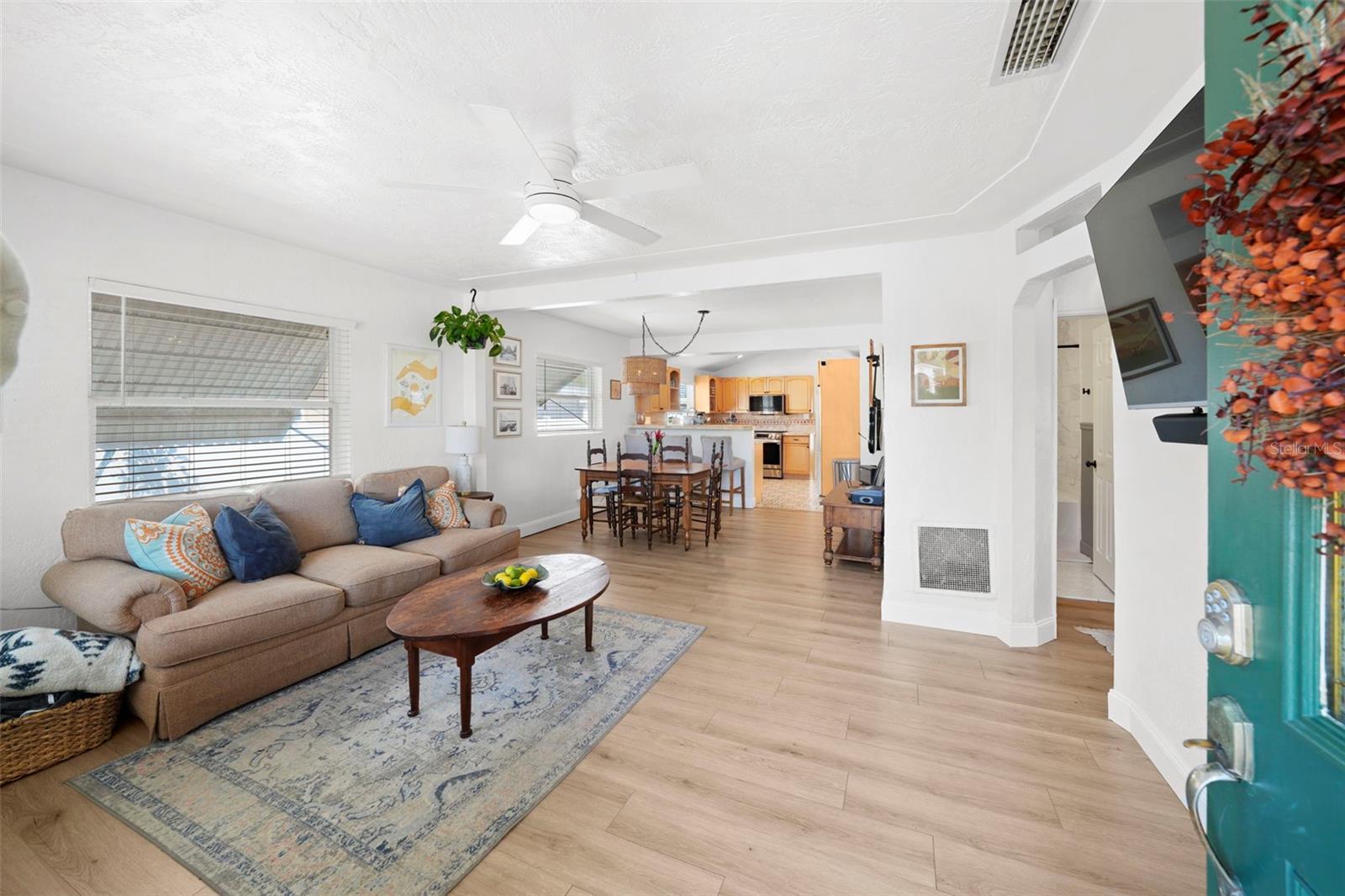 Image 4 of 53 For 6535 3rd Avenue S