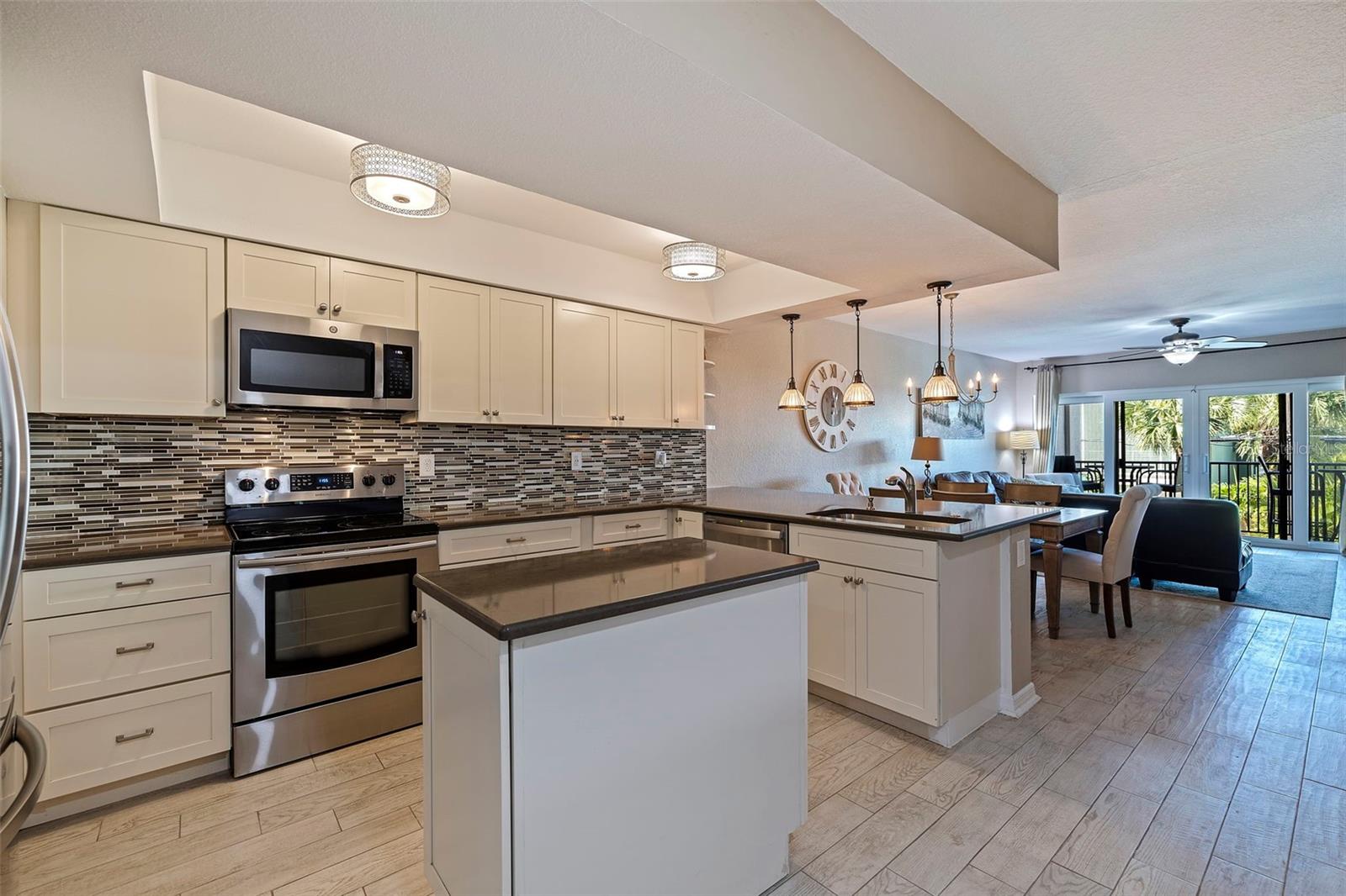 Image 15 of 59 For 1206 Gulf Boulevard C