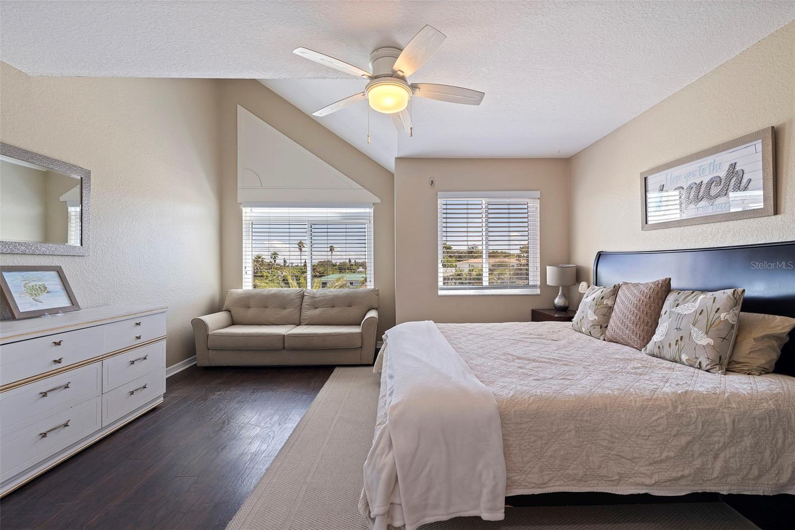 Image 33 of 59 For 1206 Gulf Boulevard C