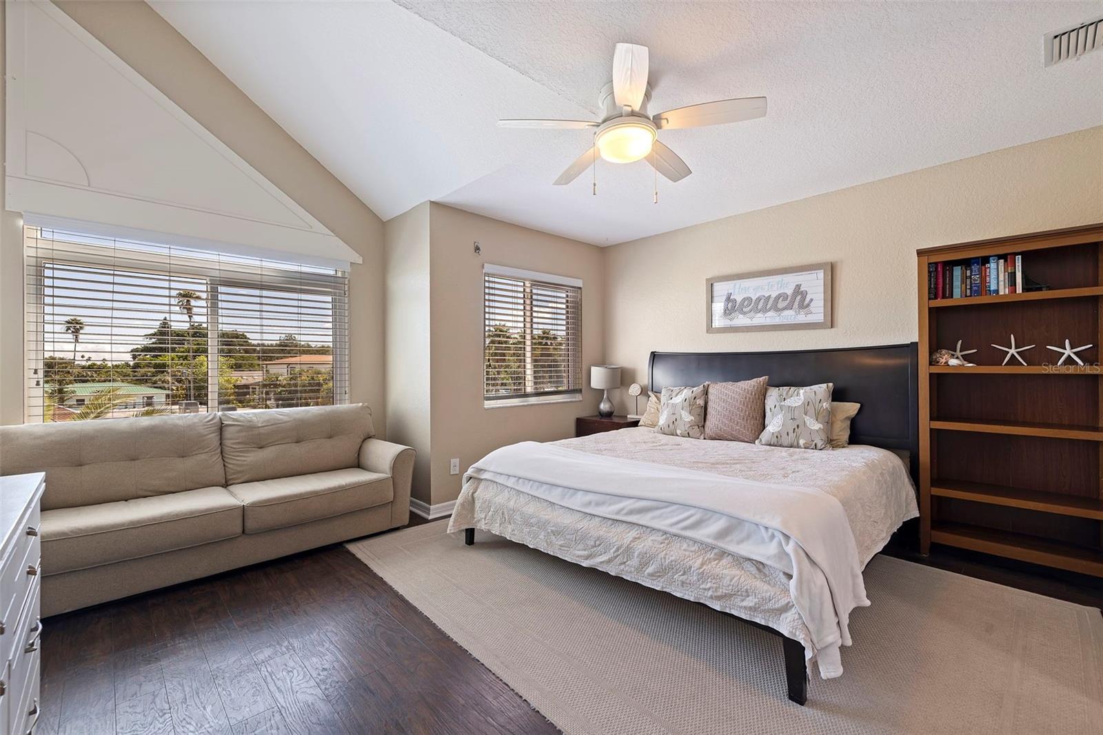 Image 34 of 59 For 1206 Gulf Boulevard C