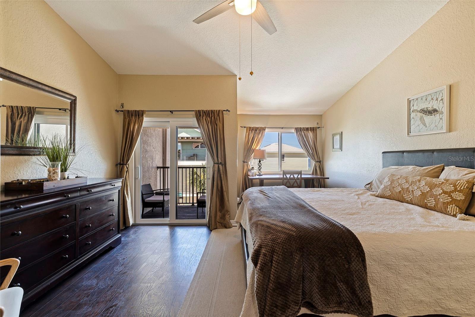 Image 35 of 59 For 1206 Gulf Boulevard C