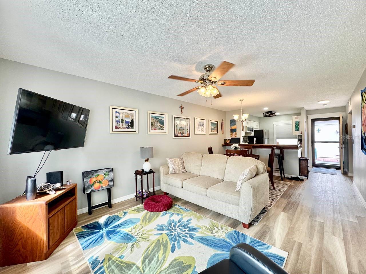 Image 10 of 26 For 1383 Mission Hills Boulevard 1383