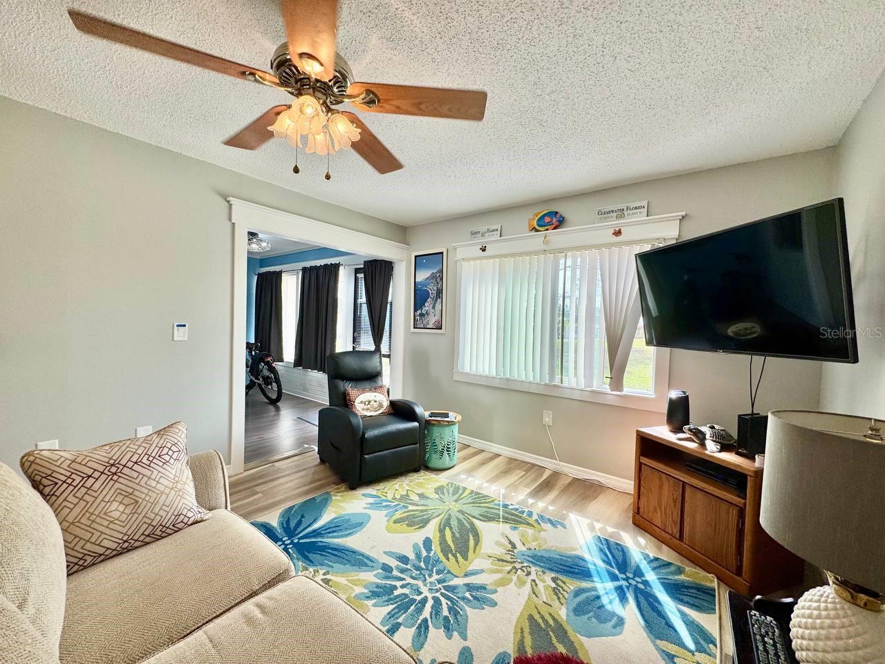 Image 13 of 26 For 1383 Mission Hills Boulevard 1383