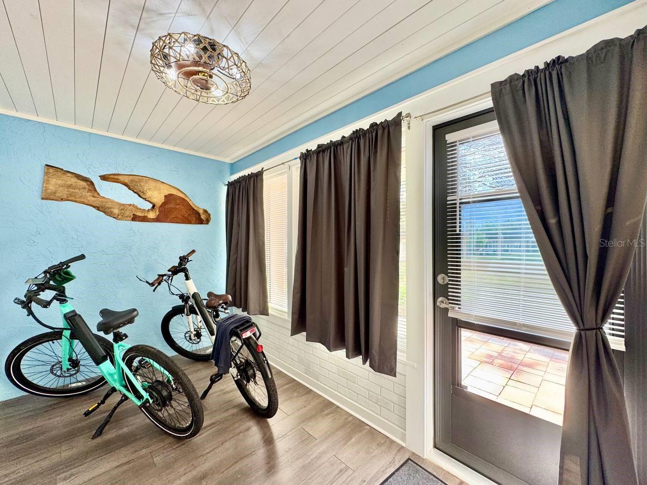 Image 14 of 26 For 1383 Mission Hills Boulevard 1383