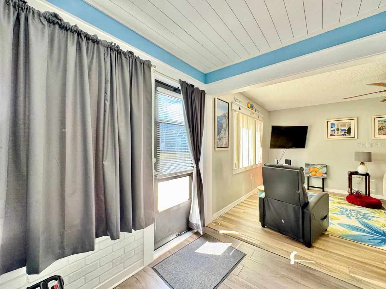 Image 15 of 26 For 1383 Mission Hills Boulevard 1383