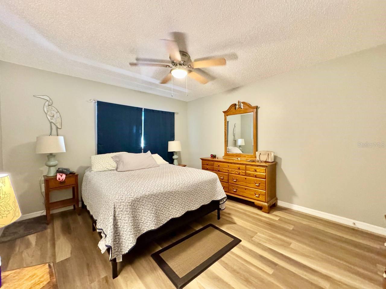 Image 18 of 26 For 1383 Mission Hills Boulevard 1383