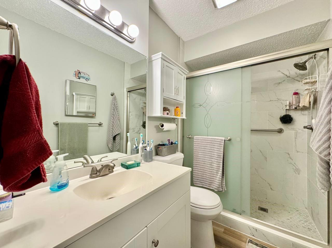 Image 20 of 26 For 1383 Mission Hills Boulevard 1383