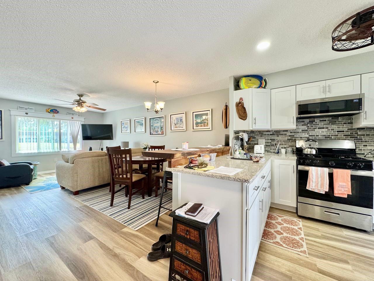 Image 4 of 26 For 1383 Mission Hills Boulevard 1383