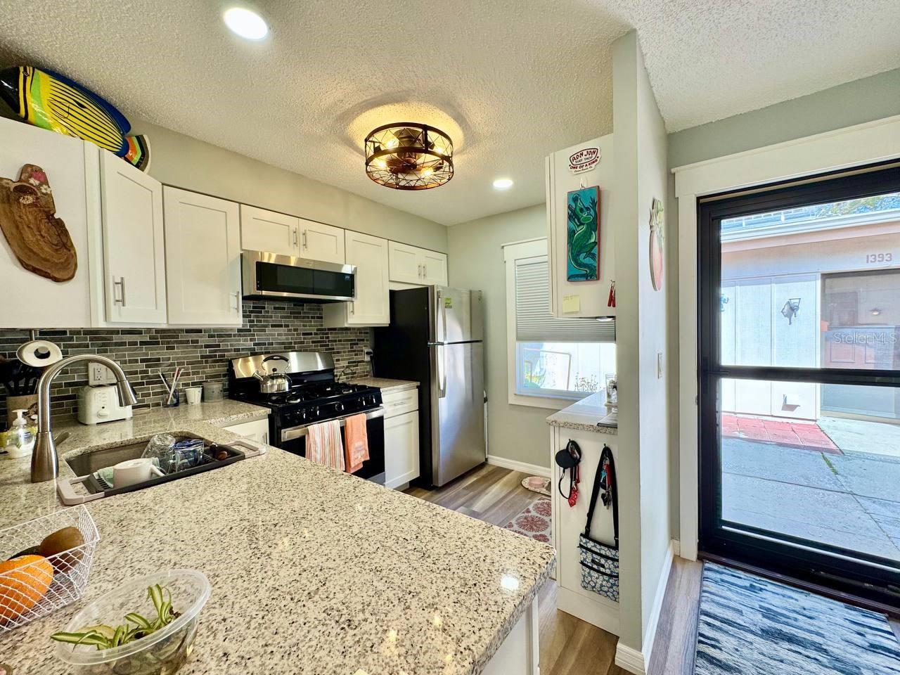 Image 5 of 26 For 1383 Mission Hills Boulevard 1383