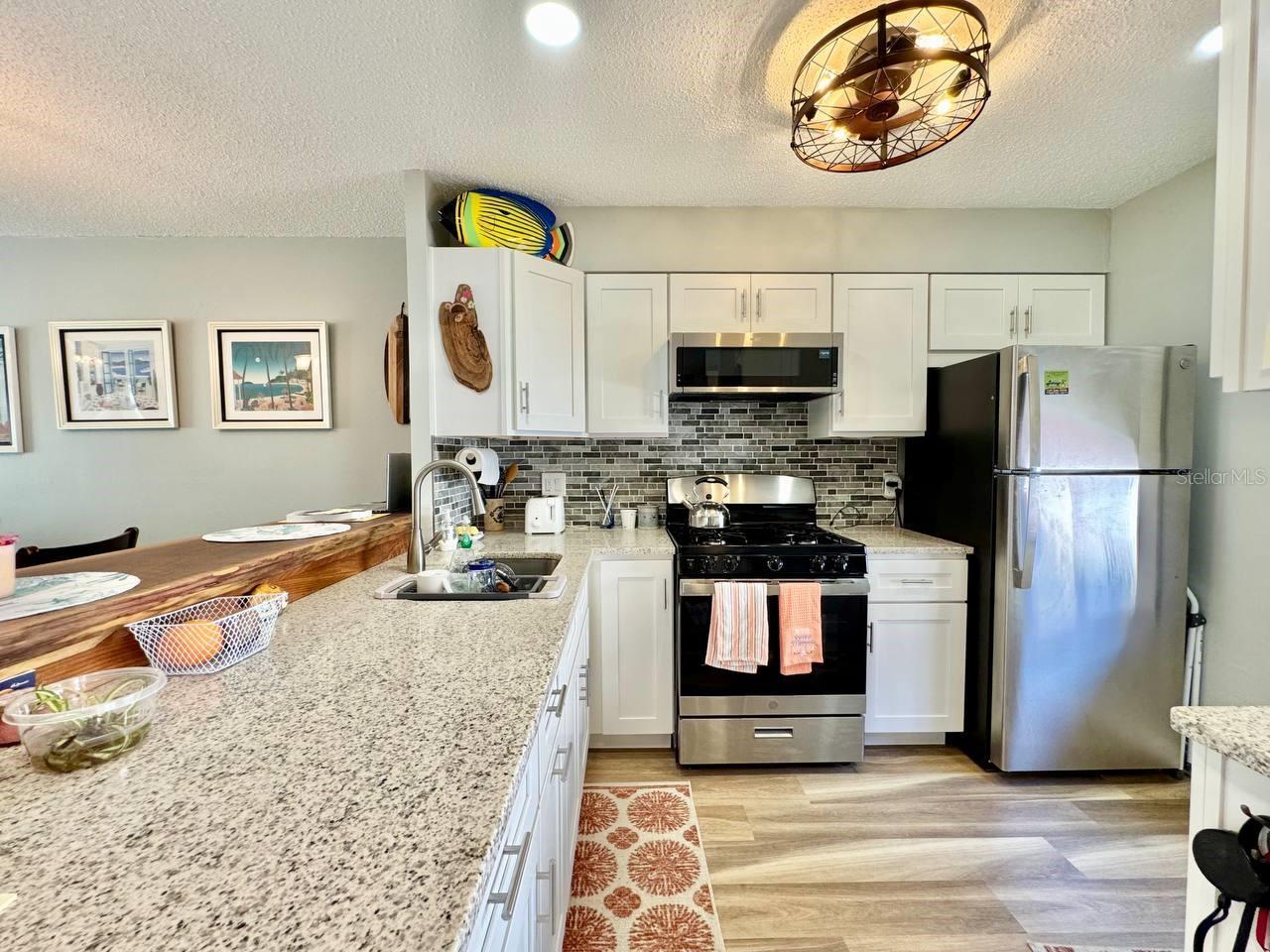 Image 6 of 26 For 1383 Mission Hills Boulevard 1383
