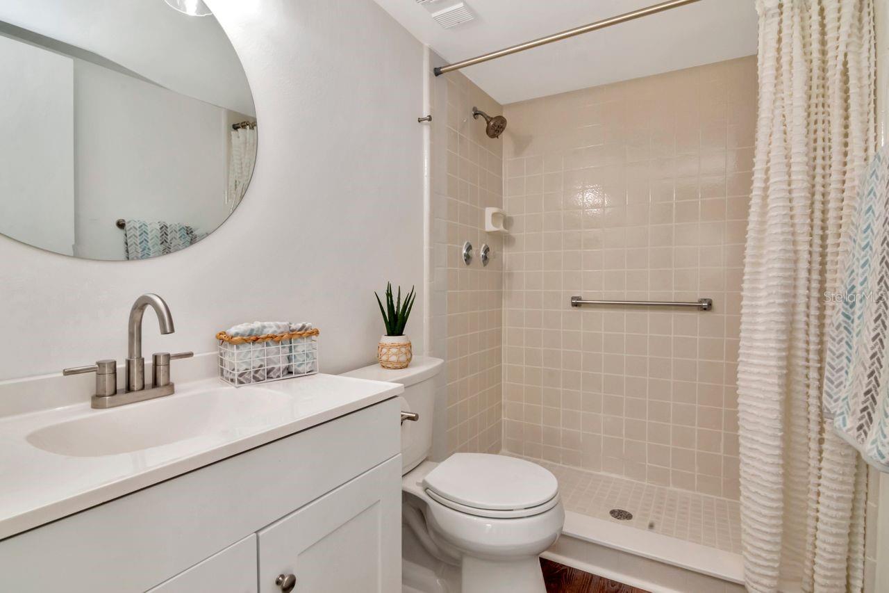 Image 23 of 65 For 1400 Pine Glen Lane B2
