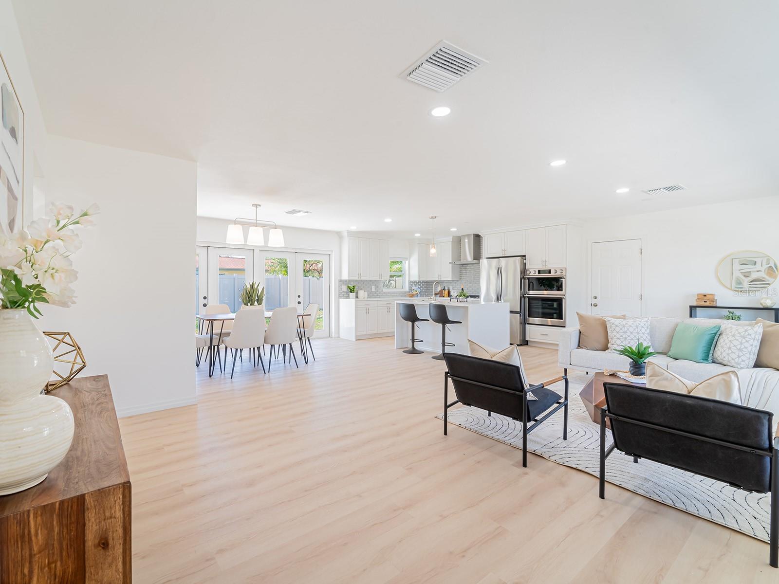 Image 7 of 37 For 352 79th Avenue Ne