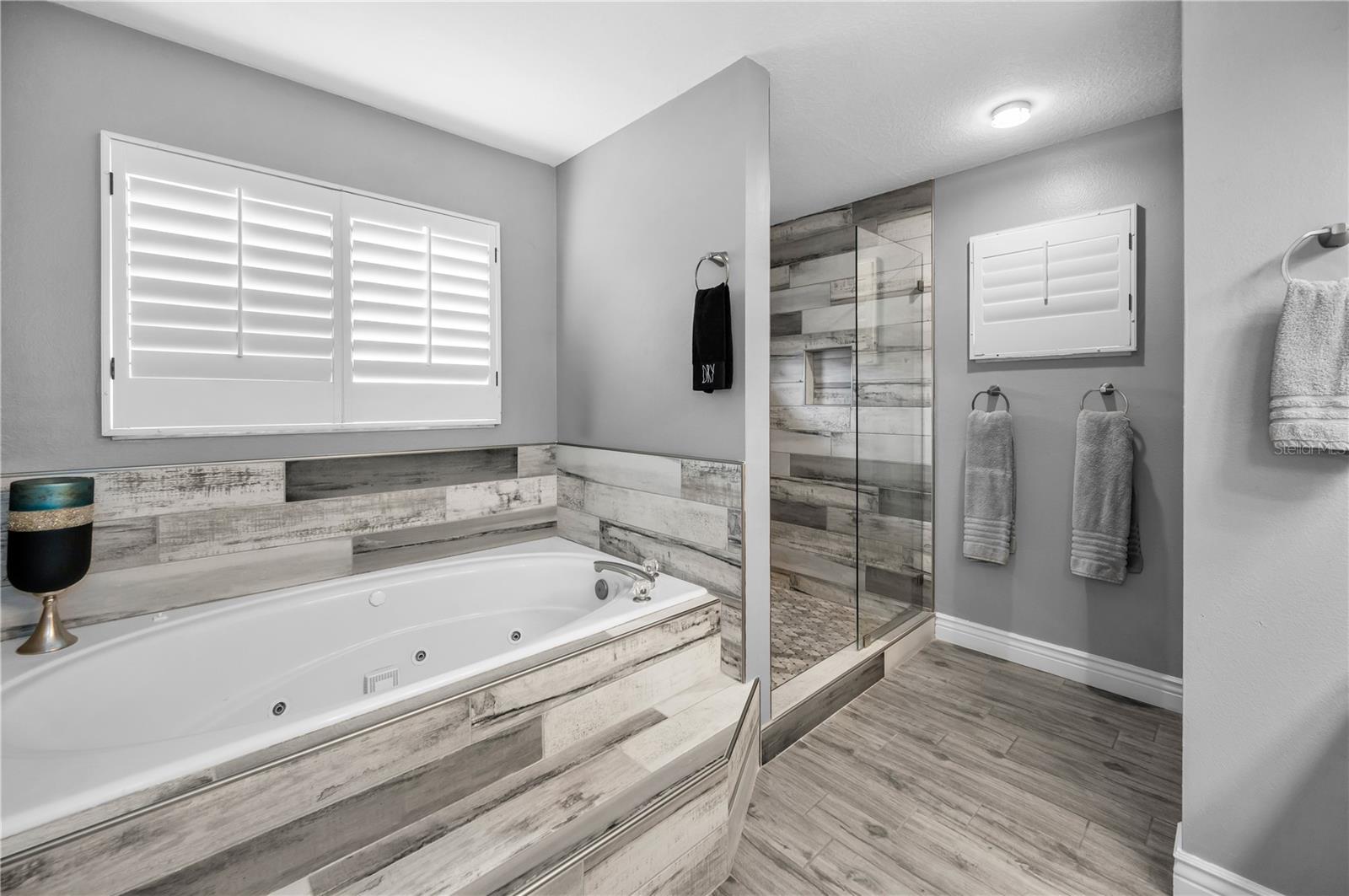 Image 21 of 40 For 5807 Cay Cove Court