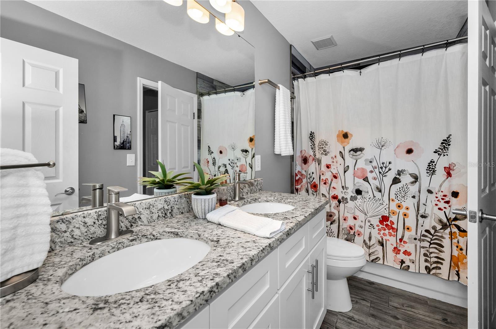 Image 26 of 40 For 5807 Cay Cove Court