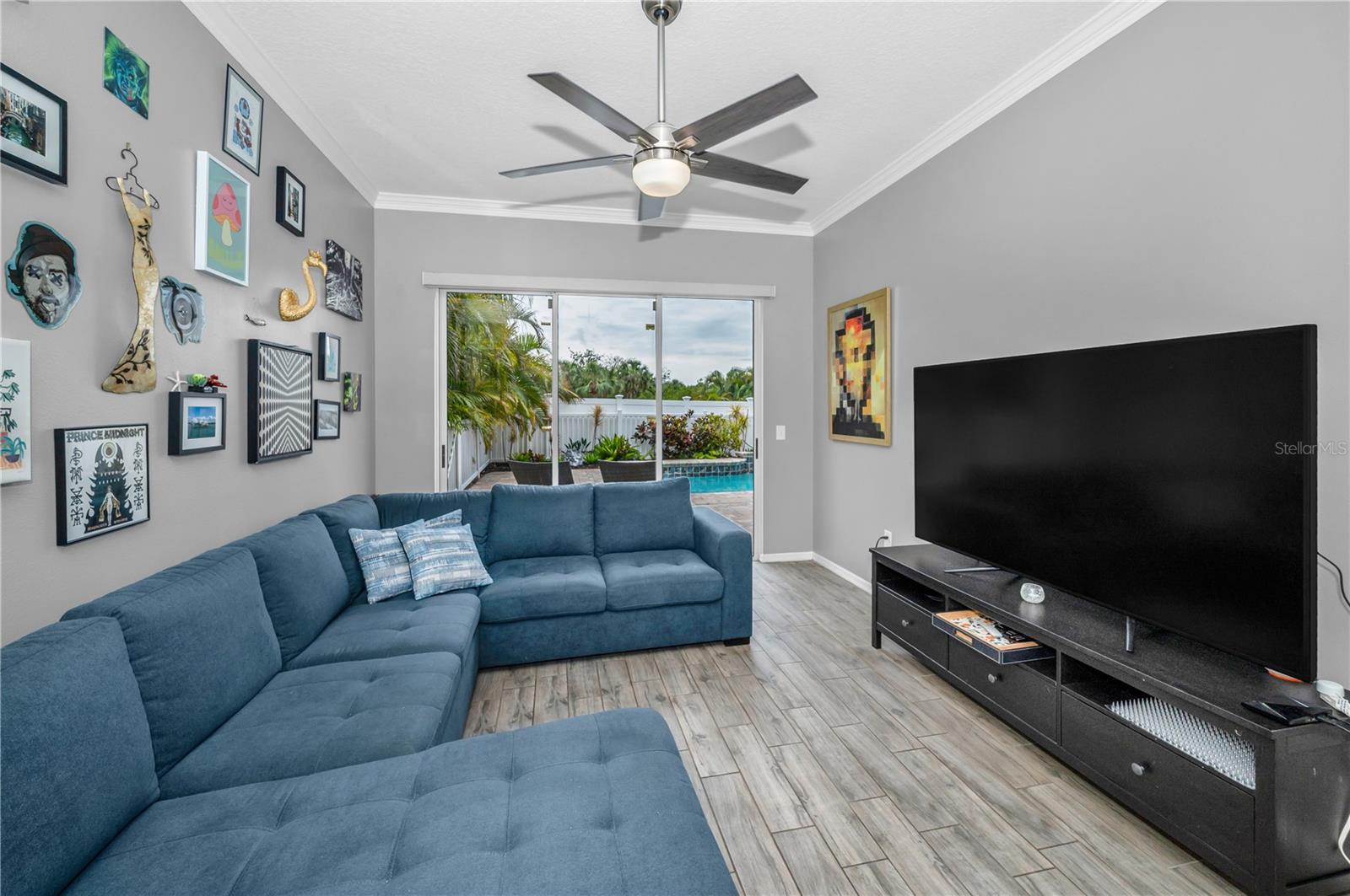 Image 9 of 40 For 5807 Cay Cove Court