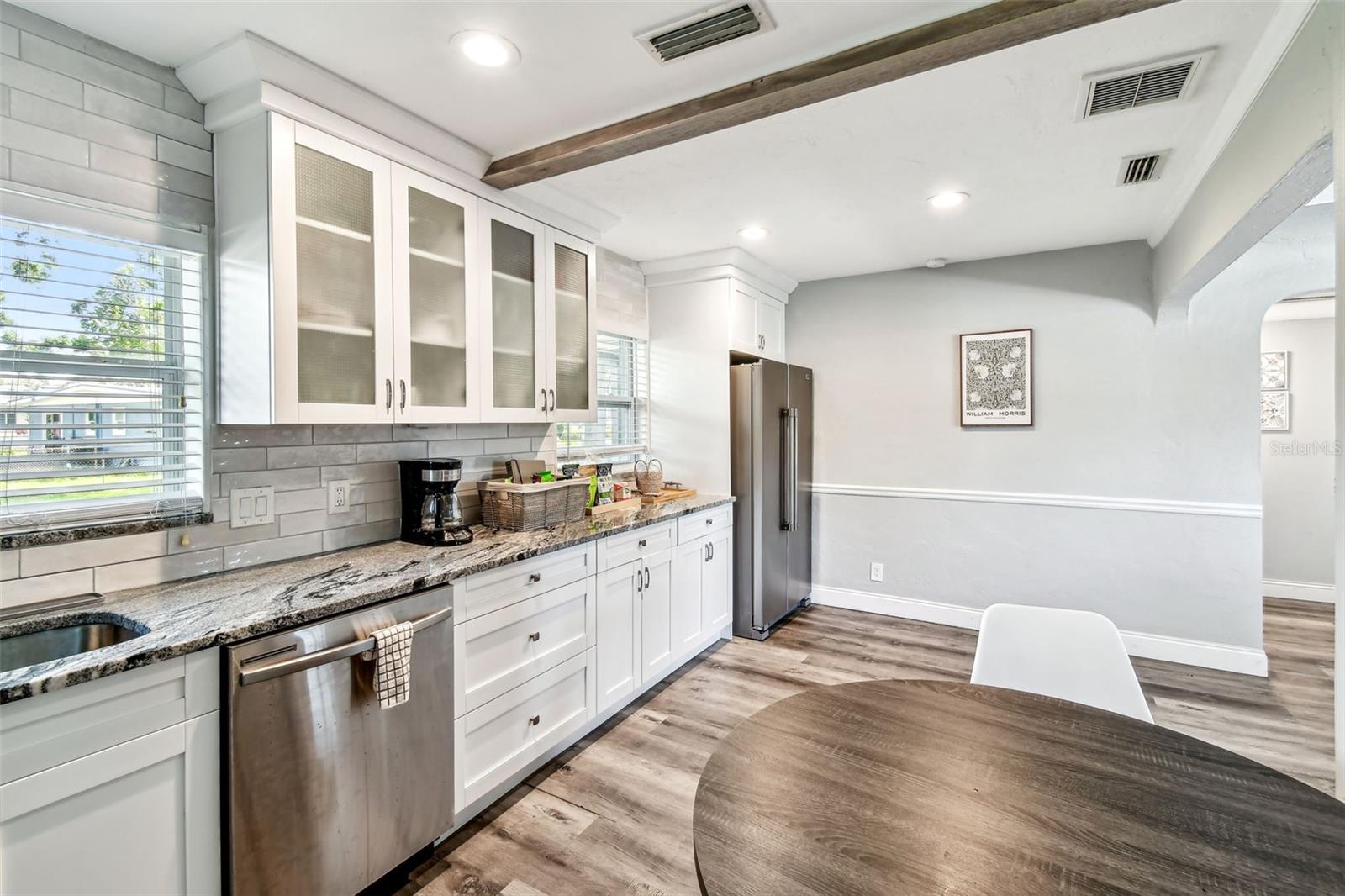 Image 11 of 57 For 6207 Gulfport Boulevard S
