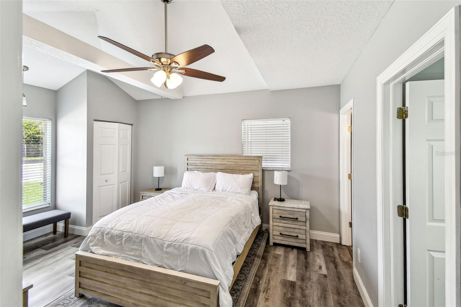 Image 21 of 57 For 6207 Gulfport Boulevard S