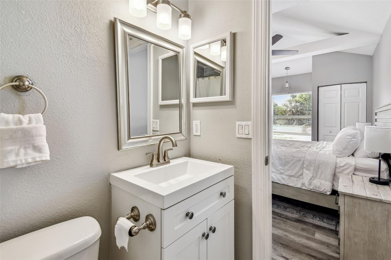 Image 26 of 57 For 6207 Gulfport Boulevard S