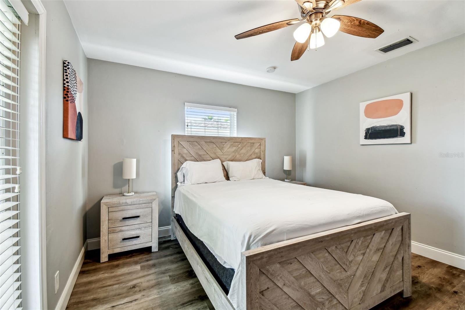 Image 35 of 57 For 6207 Gulfport Boulevard S