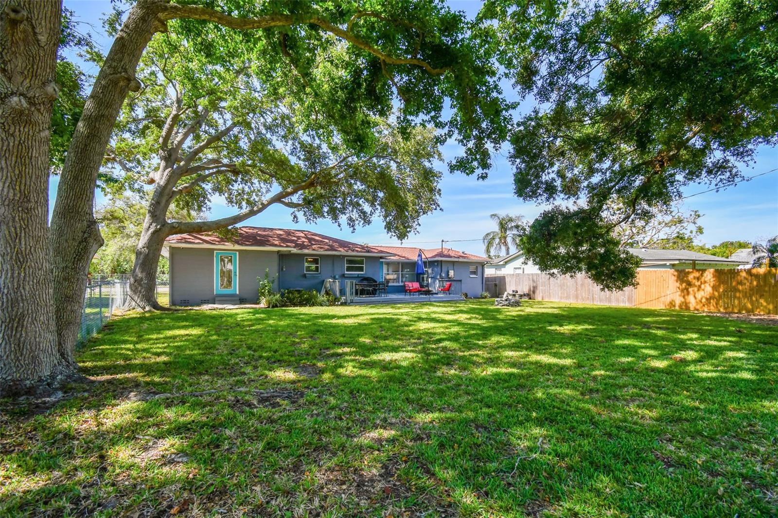 Image 41 of 57 For 6207 Gulfport Boulevard S