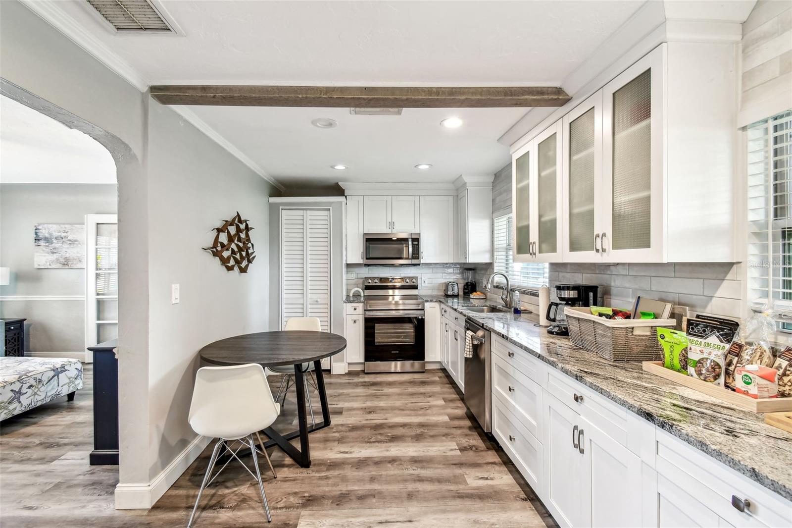 Image 9 of 57 For 6207 Gulfport Boulevard S