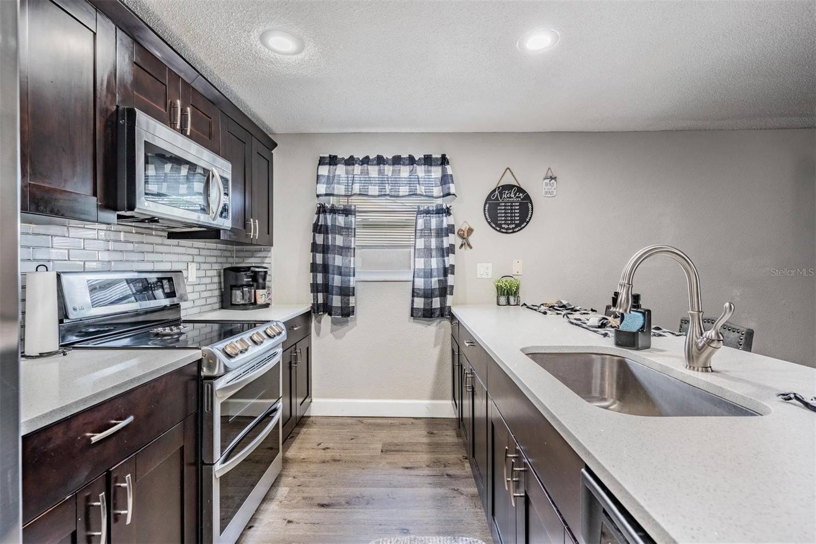 Image 10 of 40 For 6333 Aberdeen Avenue