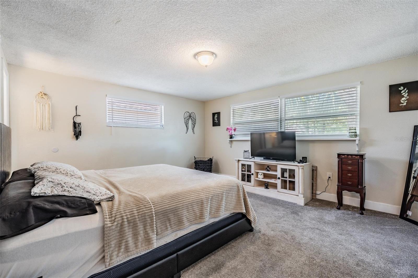 Image 21 of 40 For 6333 Aberdeen Avenue