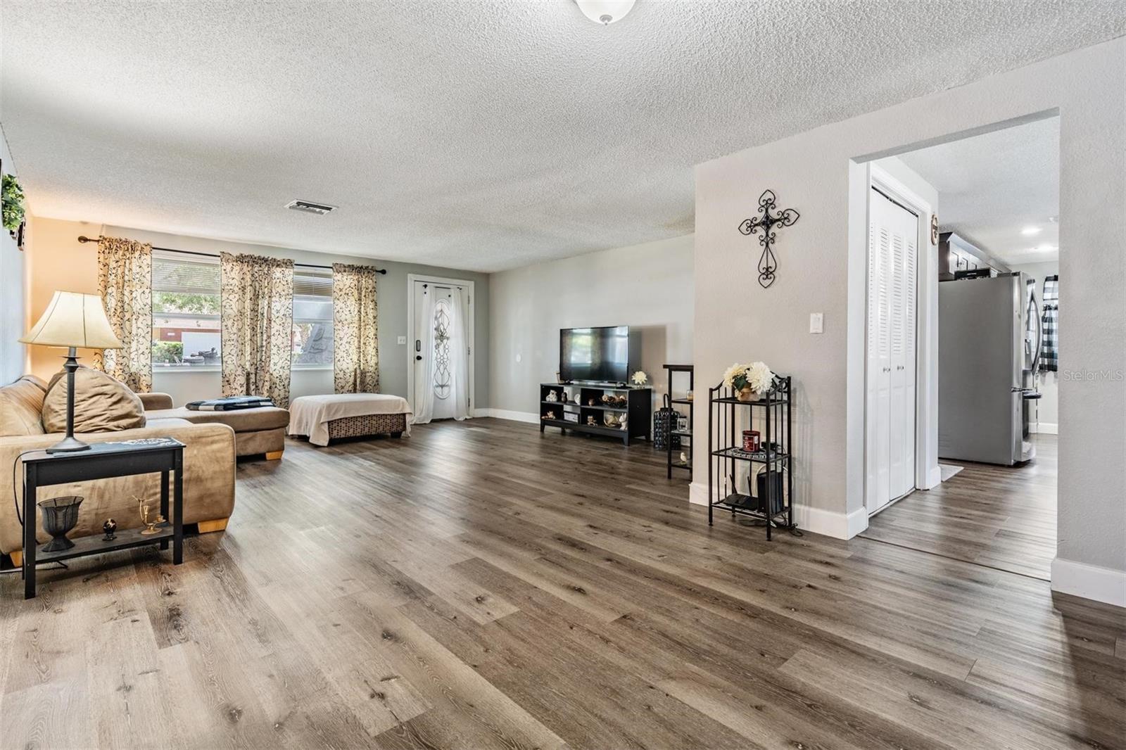 Image 8 of 40 For 6333 Aberdeen Avenue