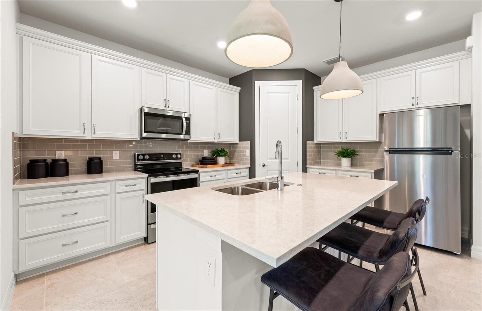 Image 6 of 29 For 2535 Charter Oak Drive