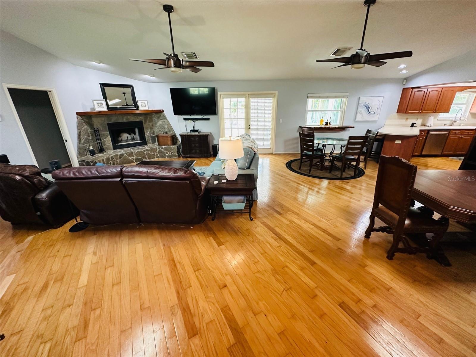 Image 19 of 50 For 2860 58th Circle S