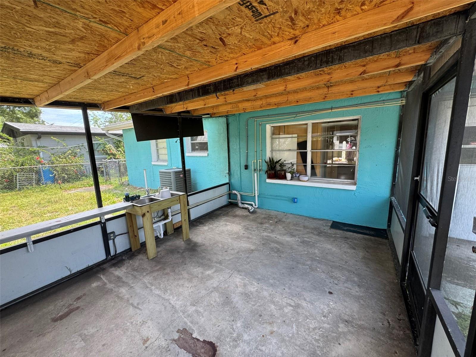 Image 21 of 28 For 6047 67th Avenue N