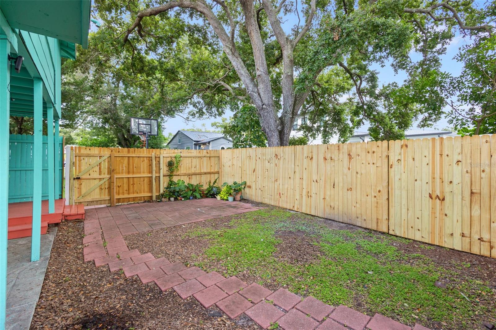 Image 7 of 34 For 3651 15th Street N