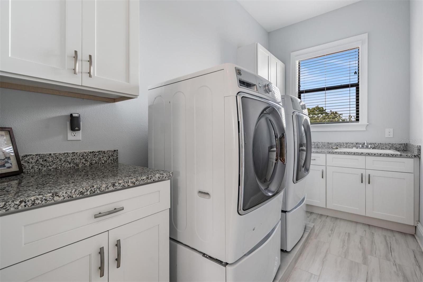 Image 30 of 48 For 207 Chippewa Avenue