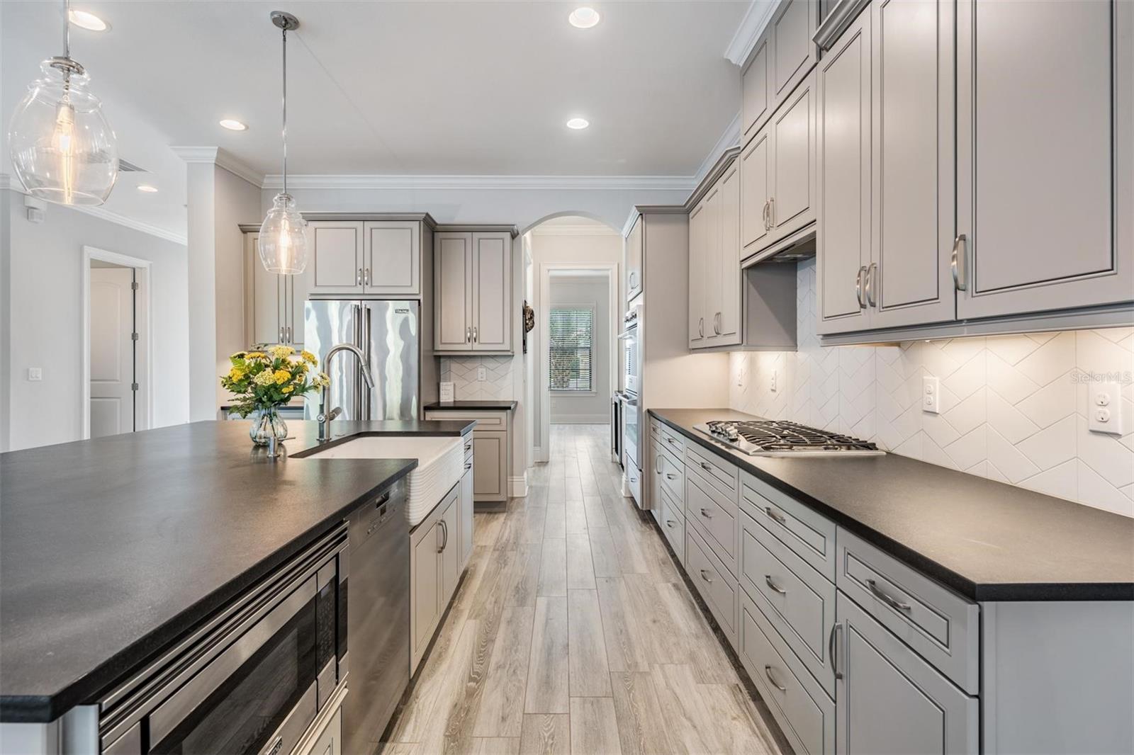 Image 9 of 48 For 207 Chippewa Avenue