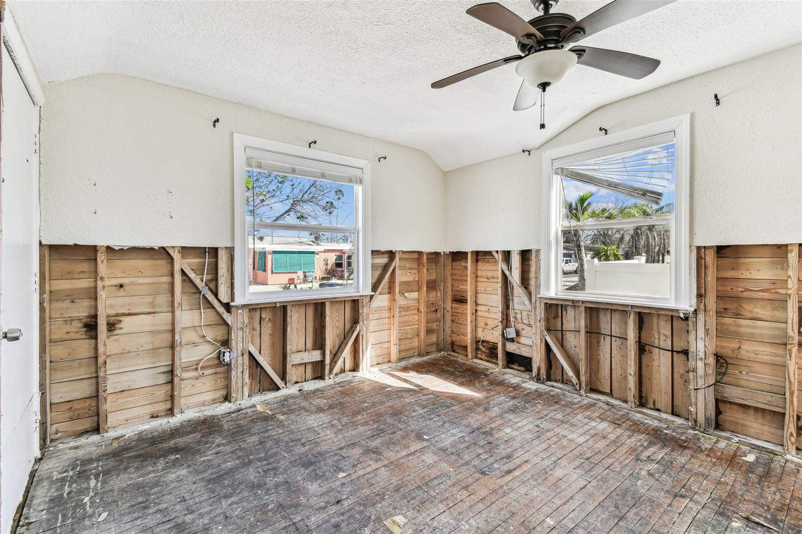 Image 18 of 71 For 103 146th Avenue E