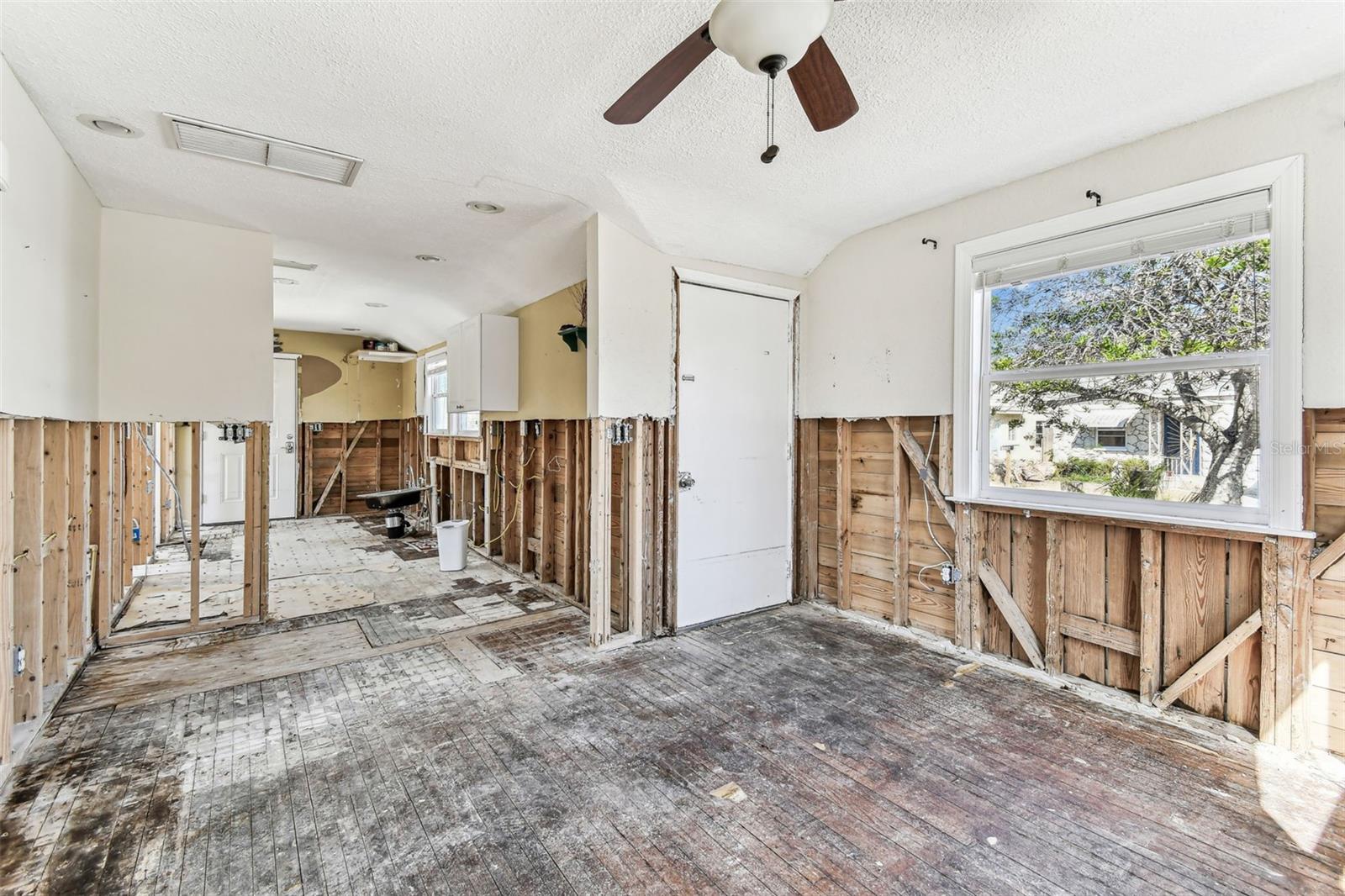 Image 21 of 71 For 103 146th Avenue E
