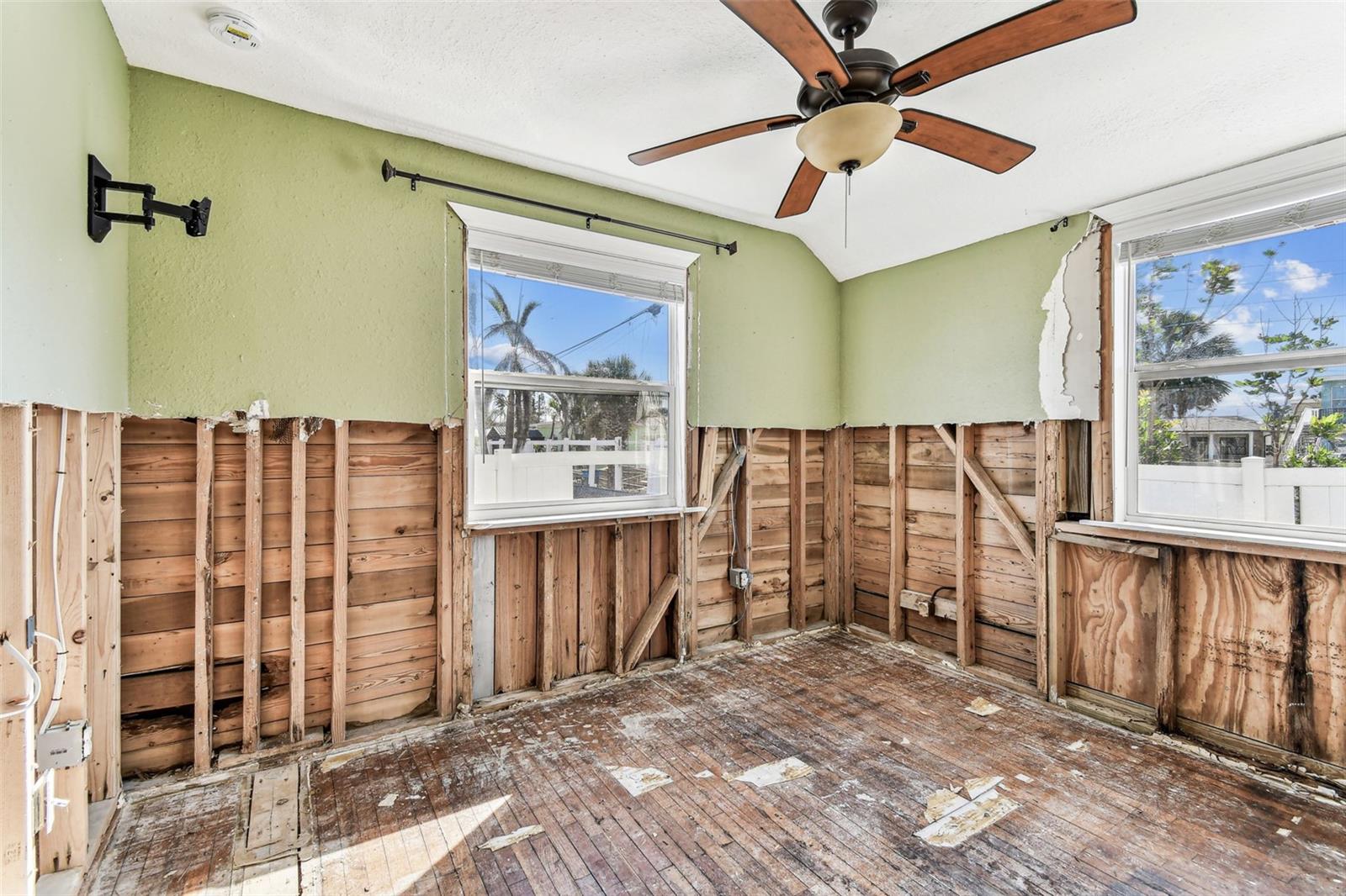 Image 22 of 71 For 103 146th Avenue E