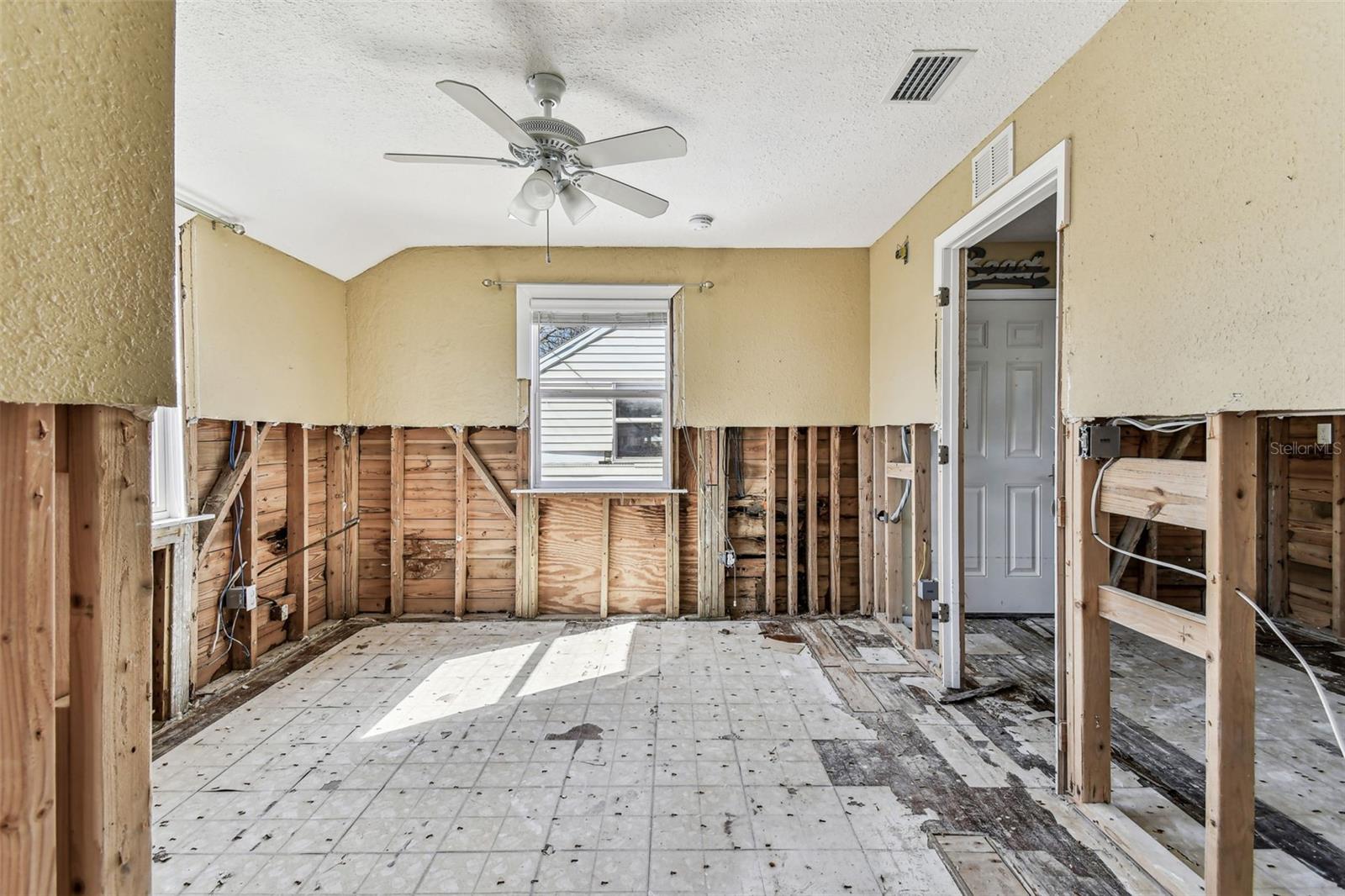 Image 31 of 71 For 103 146th Avenue E