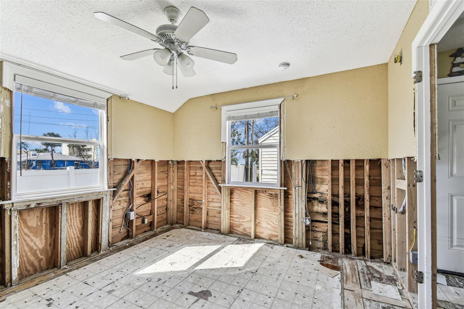 Image 32 of 71 For 103 146th Avenue E