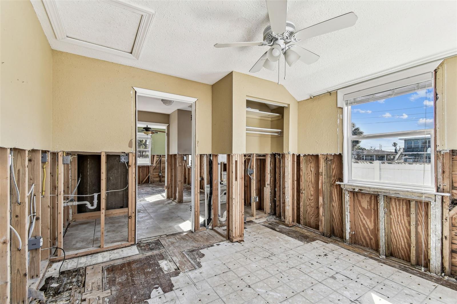 Image 33 of 71 For 103 146th Avenue E