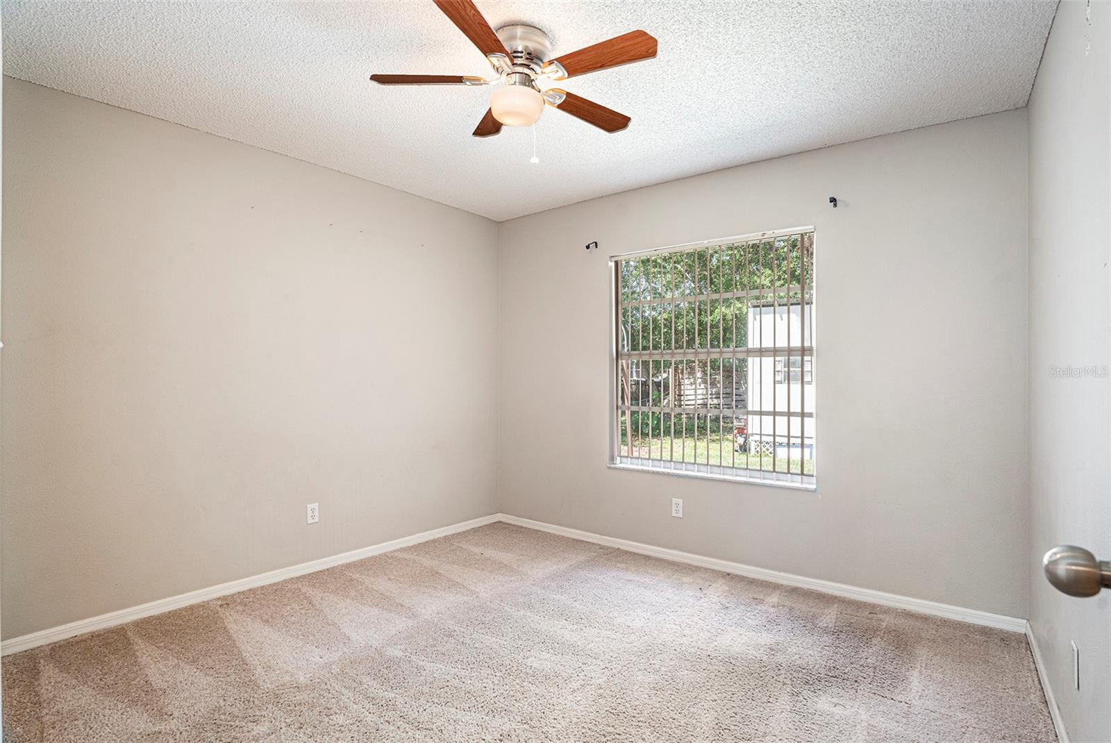 Image 17 of 25 For 12129 Meadow Lane