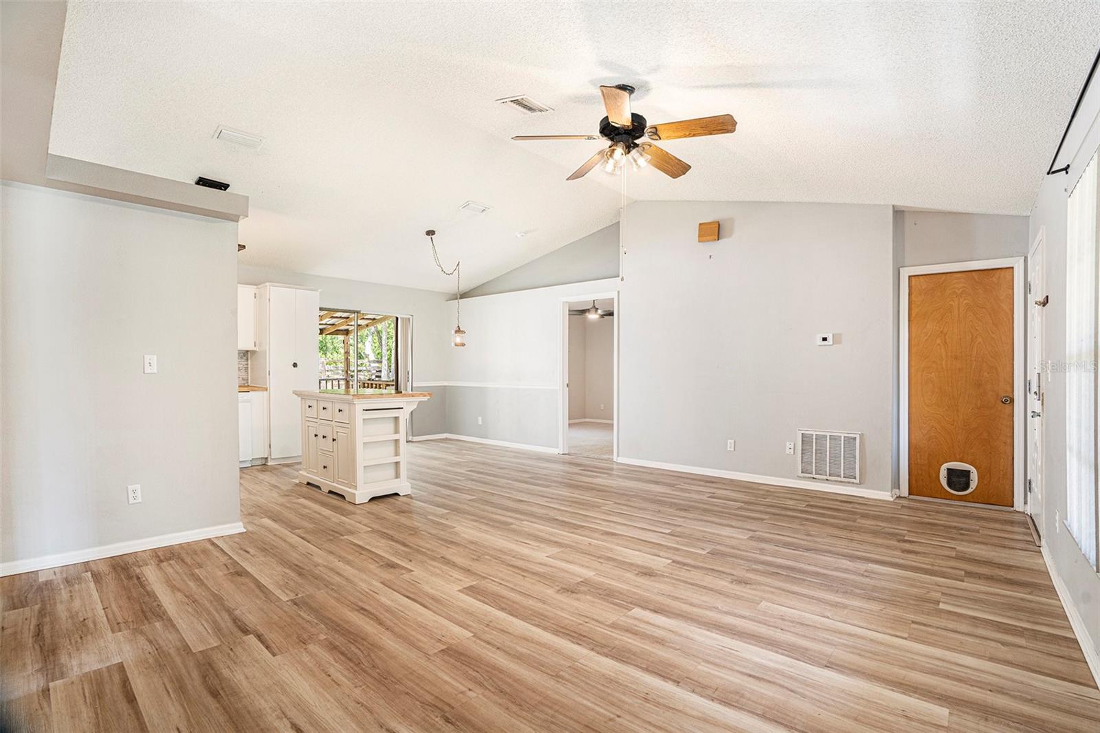 Image 6 of 25 For 12129 Meadow Lane