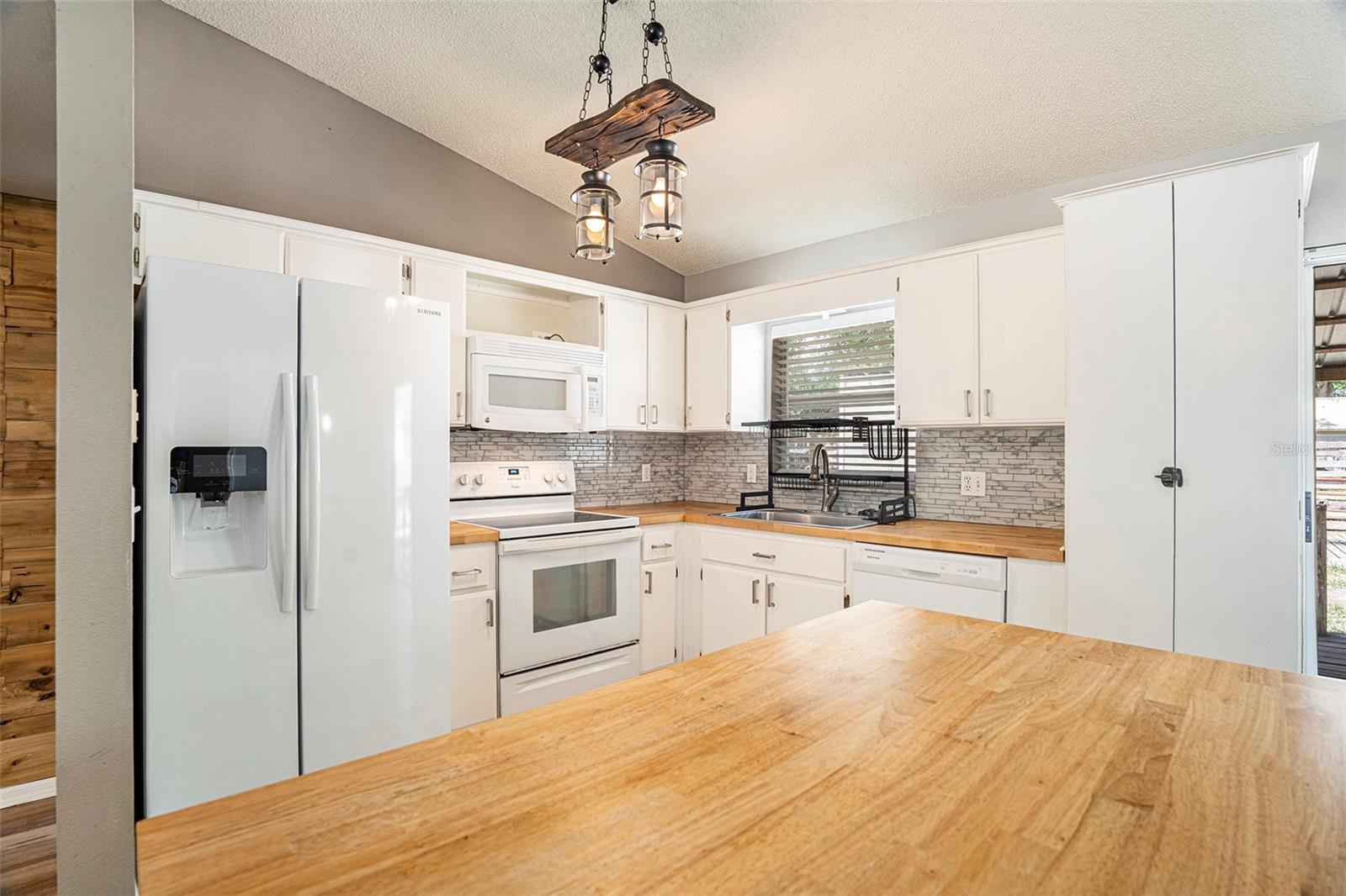 Image 8 of 25 For 12129 Meadow Lane
