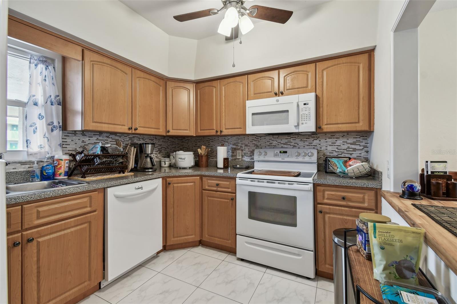 Image 4 of 38 For 9945 47th Avenue N 208